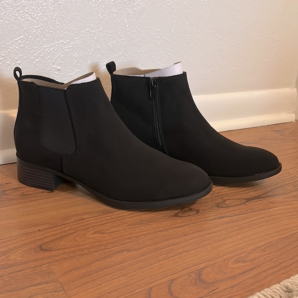 White Mountain Gabby black suede booties